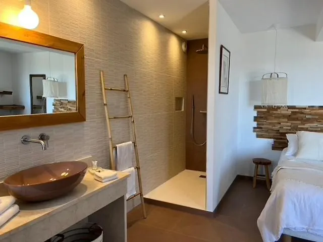 L'arbousiere Pensión 4*